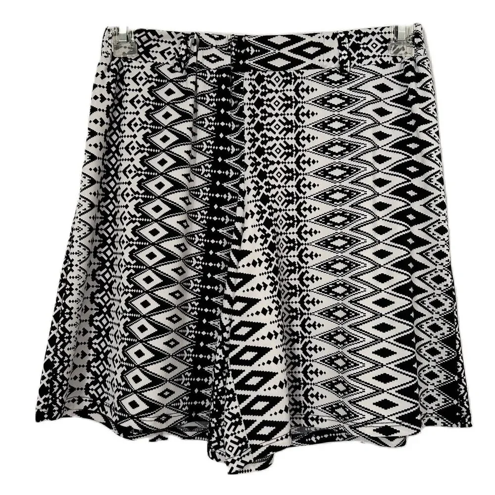 New Directions Shorts Women S Black White Aztec Geometric Jersey Comfy Stretch